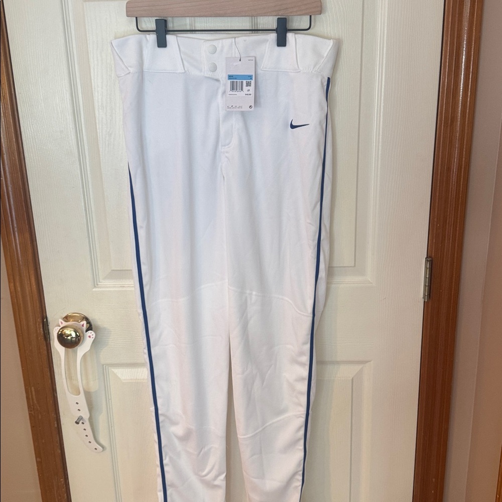 Nike men’s M White baseball pants with Blue Accents